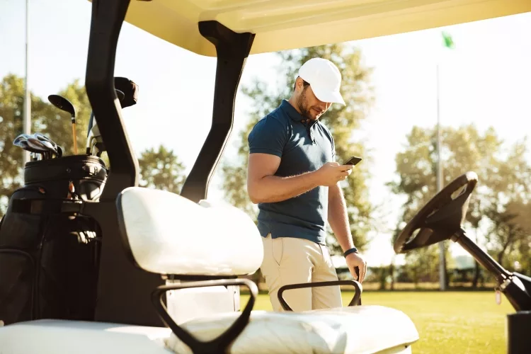 Best Golf Apps for Your Apple Watch, iPhone, And iPad In 2023