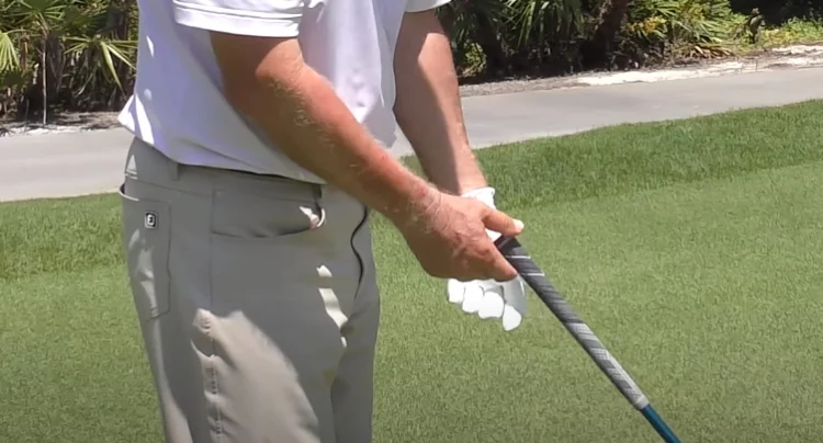 Strong vs. Weak Golf Grip