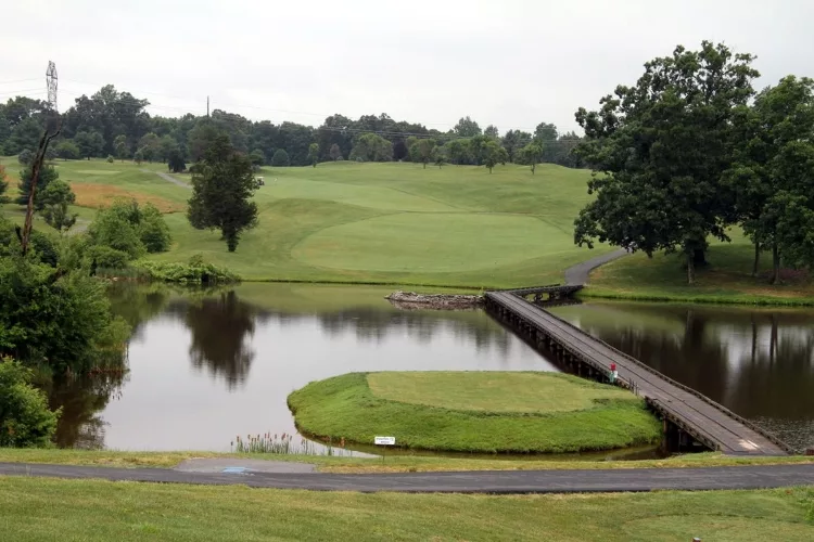 Best Public Golf Courses In Northern & West Virginia and FAQs